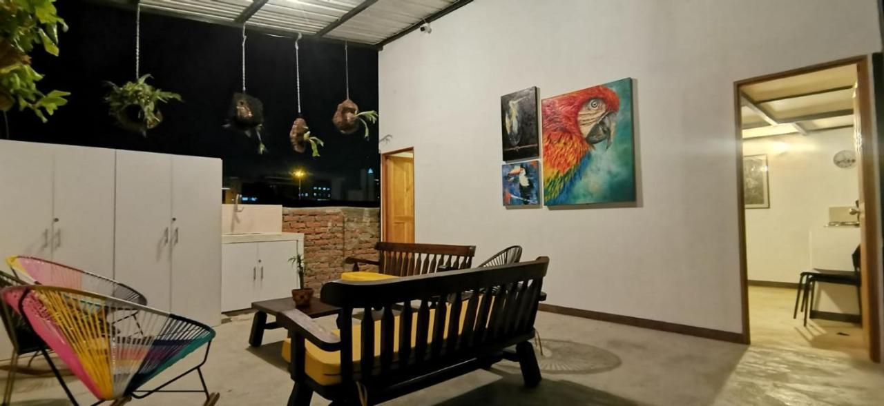 Апартаменты Parrot House San Antonio Кали Экстерьер фото